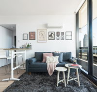 Waterfront apt on Mel Collins Street3 - Your Accommodation