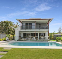 WATERFRONT HOME BORDERING MOOLOOLABA - Your Accommodation