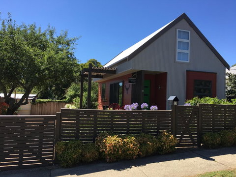 Daydream Cottage - Your Accommodation 5