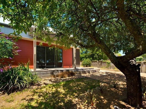 Daydream Cottage - Your Accommodation 12