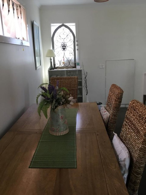 Redruth Cottage - Your Accommodation 6
