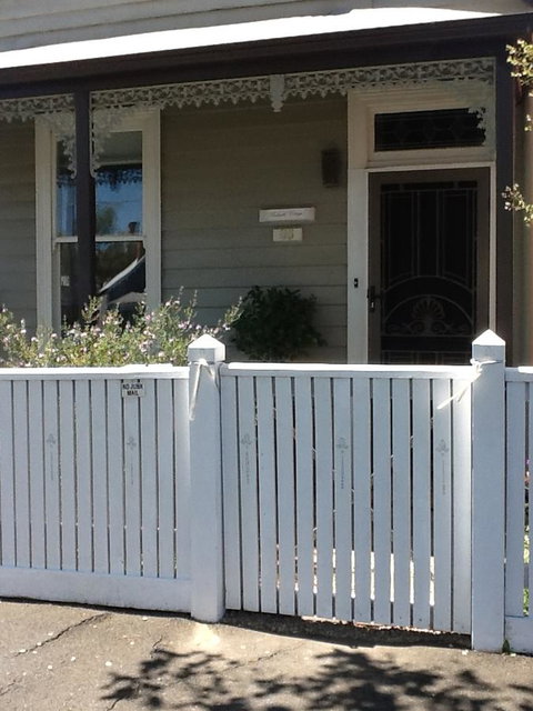 Redruth Cottage - Your Accommodation 22