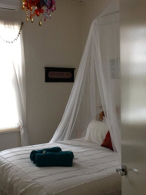 Redruth Cottage - Your Accommodation 12