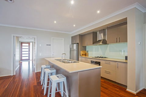 Nautical Rise Torquay - Your Accommodation 6