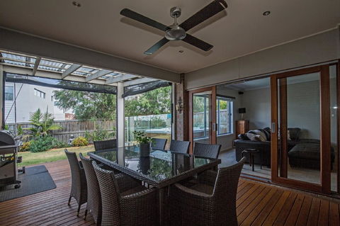 Nautical Rise Torquay - Your Accommodation 4