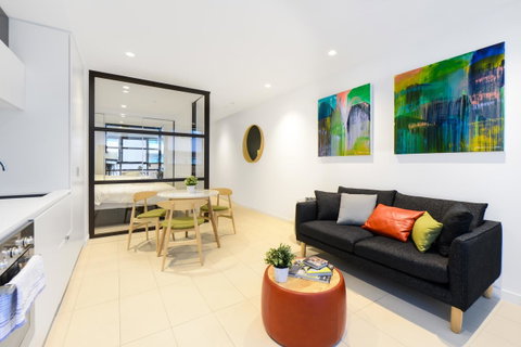 The Canvas Apartment Hotel - Your Accommodation 24