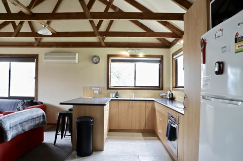 Red Ceder Cottage - Great Ocean Road - Port Campbell - Your Accommodation 14