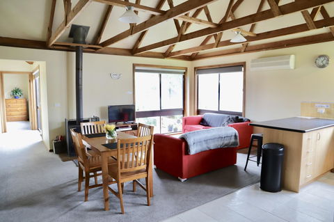 Red Ceder Cottage - Great Ocean Road - Port Campbell - Your Accommodation 12