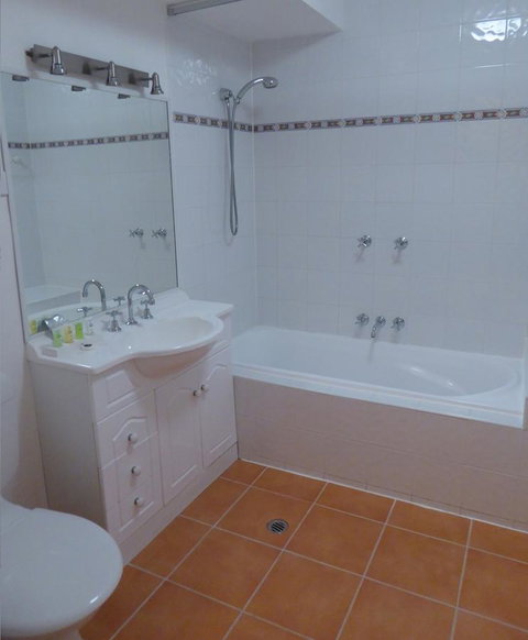 Lifestyle Apartments At Ferntree - Your Accommodation 19