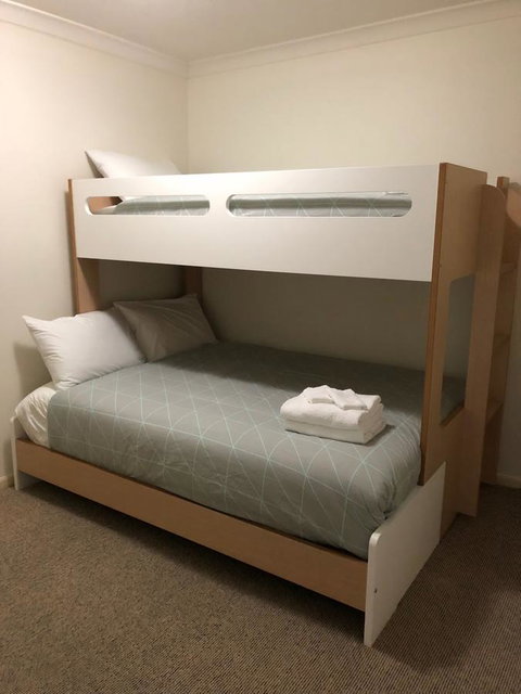 Lifestyle Apartments At Ferntree - Your Accommodation 9