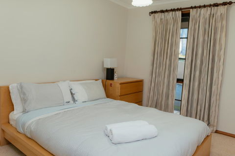 The Dan - Your Accommodation 9