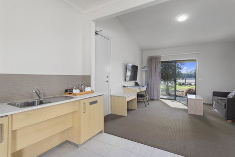 Quality Hotel Point Cook - Your Accommodation 10