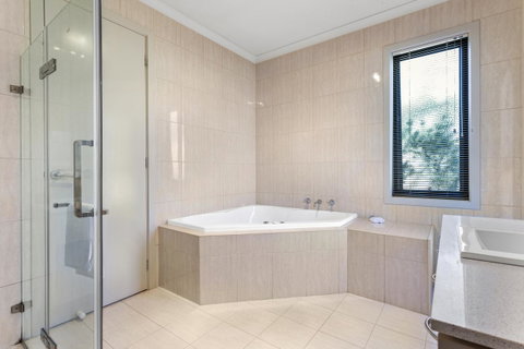 Quality Hotel Point Cook - Your Accommodation 12
