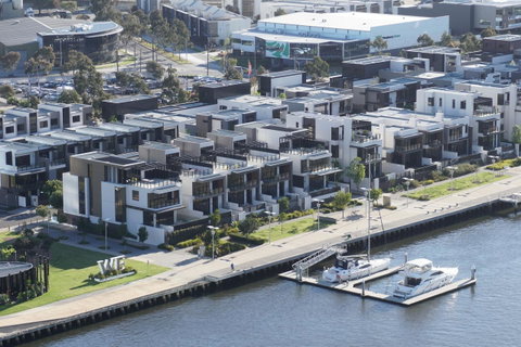 Auzzie Apartments Docklands, Melbourne - Your Accommodation 23