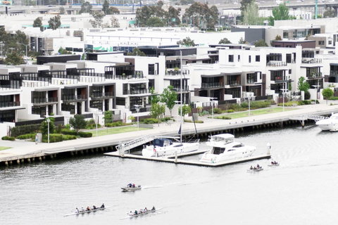 Auzzie Apartments Docklands, Melbourne - Your Accommodation 8