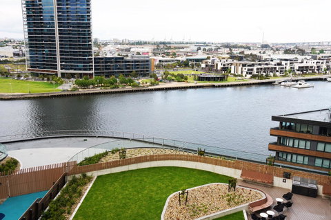 Auzzie Apartments Docklands, Melbourne - Your Accommodation 10