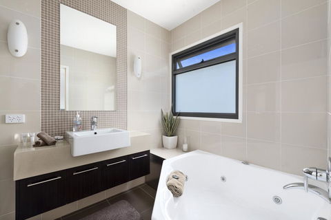 Beach And Reef - Your Accommodation 7
