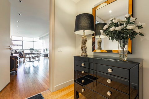 Great Southbank 2 Bedroom Netflix*WIFI*Parking - Your Accommodation 17