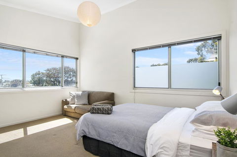 Bask At The Glade - Rejuvenate Stays - Your Accommodation 4