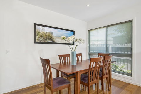 Bask At The Glade - Rejuvenate Stays - Your Accommodation 11