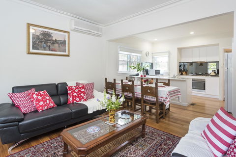 Hillside House - Your Accommodation 1