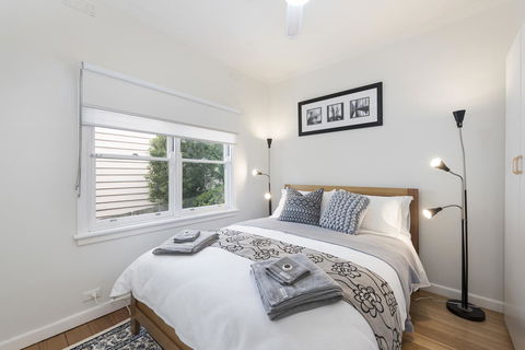 Hillside House - Your Accommodation 7