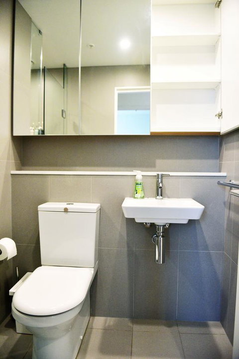 Superb Habour View/ Stylish Apartment / Landmark Building/ Free Tram - Your Accommodation 12