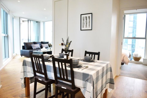 Superb Habour View/ Stylish Apartment / Landmark Building/ Free Tram - Your Accommodation 0