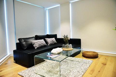Superb Habour View/ Stylish Apartment / Landmark Building/ Free Tram - Your Accommodation 7