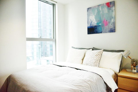 Superb Habour View/ Stylish Apartment / Landmark Building/ Free Tram - Your Accommodation 3