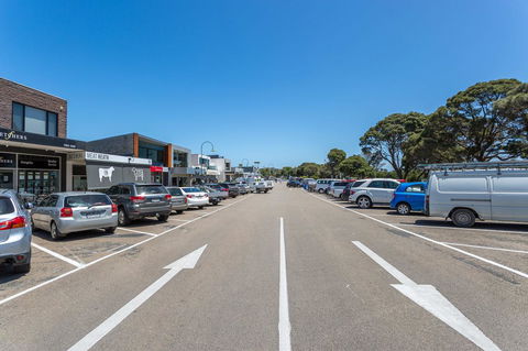 Blairgowrie Apartment 2 - On The Beach - Your Accommodation 9