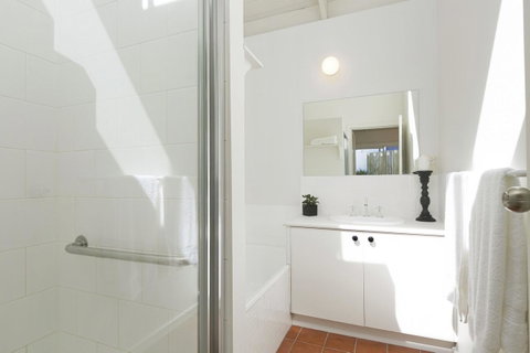 Mysa Anglesea Sleeps 7 WiFi SmartTV Cafes Shops - Your Accommodation 11