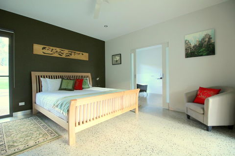 3 Bells Alpine Cottage - Your Accommodation 9