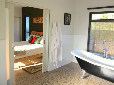 3 Bells Alpine Cottage - Your Accommodation 8