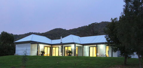 3 Bells Alpine Cottage - Your Accommodation 11