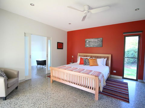 3 Bells Alpine Cottage - Your Accommodation 7
