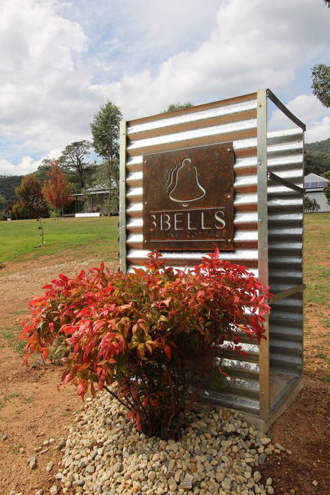 3 Bells Alpine Cottage - Your Accommodation 12