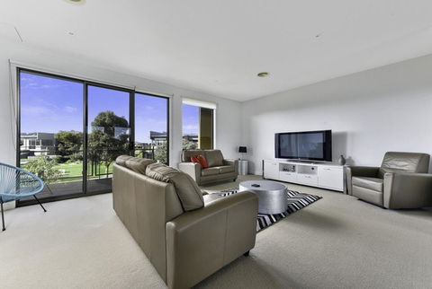 Torquay Golf Retreats - Pool, Beach, Tennis, Golf - Your Accommodation 0
