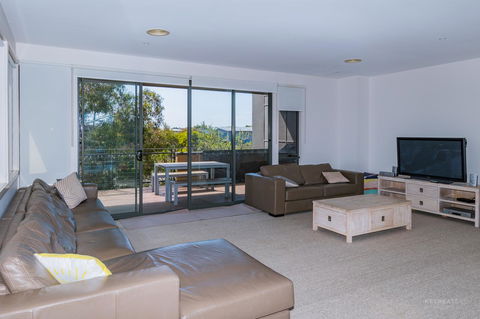 1 Sunset Place - Your Accommodation 3