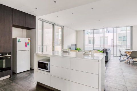 Docklands Waterfront Luxury Villa - Your Accommodation 30