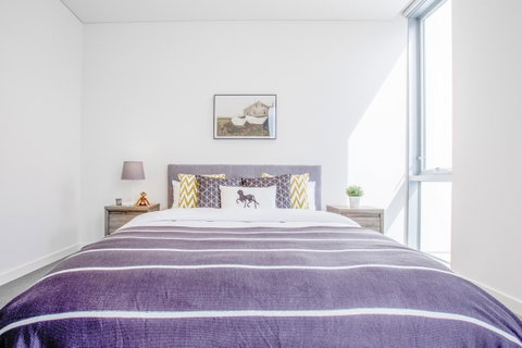 Docklands Waterfront Luxury Villa - Your Accommodation 12