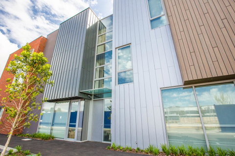 Docklands Waterfront Luxury Villa - Your Accommodation 0