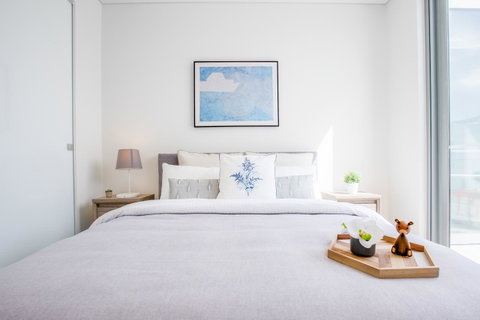 Docklands Waterfront Luxury Villa - Your Accommodation 13