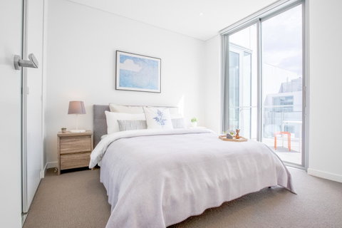 Docklands Waterfront Luxury Villa - Your Accommodation 23