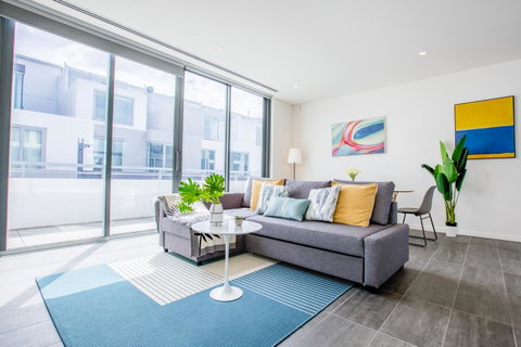 Docklands Waterfront Luxury Villa - Your Accommodation 4