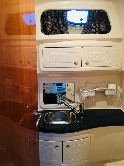 Luxury On The Water (Private Luxurious Boat) - Your Accommodation 5