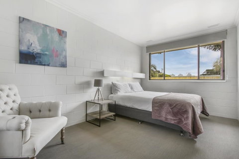 Hybiscus Waterfront Apartments - Your Accommodation 31