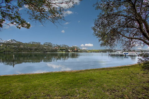 Hybiscus Waterfront Apartments - Your Accommodation 33