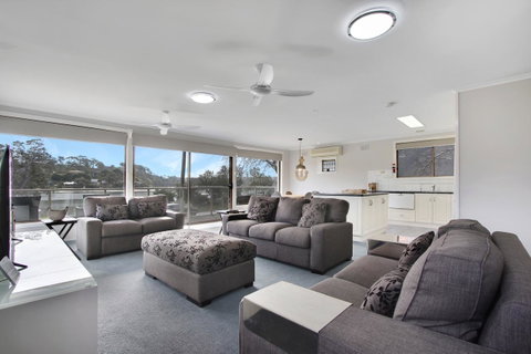 Hybiscus Waterfront Apartments - Your Accommodation 6
