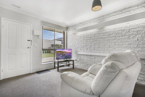 Hybiscus Waterfront Apartments - Your Accommodation 27
